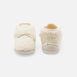 Chaussons bébé en sherpa - ecru/beige