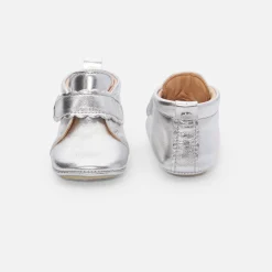 Chaussons bébé fille en cuir irisé - argent