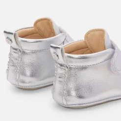 Chaussons bébé fille en cuir irisé - argent