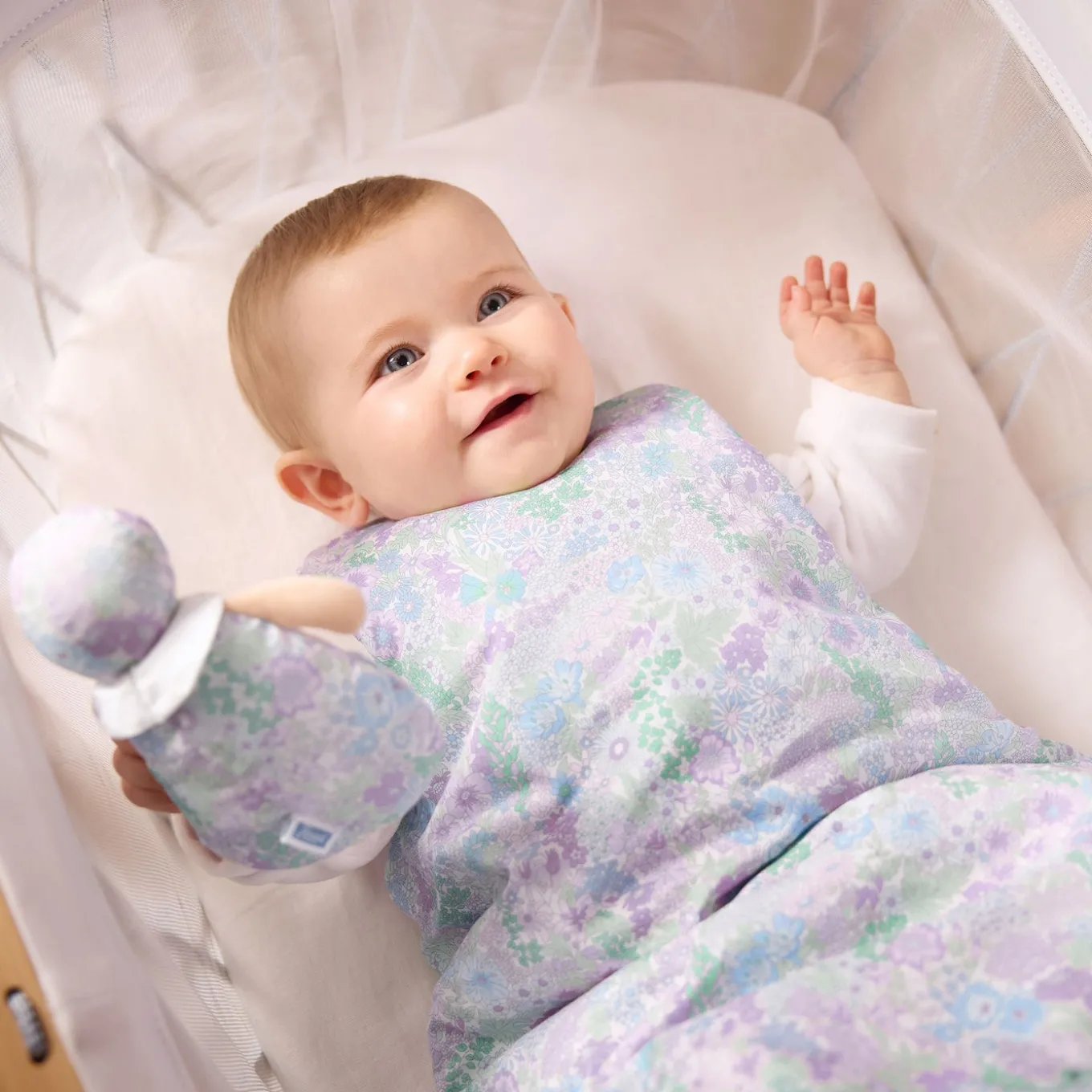 Gigoteuse 0-6 mois en tissu Liberty - blanc/multicolore