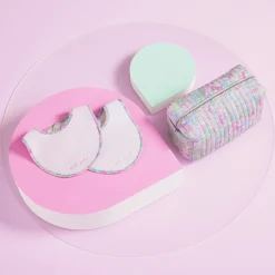 Lot de 2 bavoirs en coton éponge - blanc/multicolore